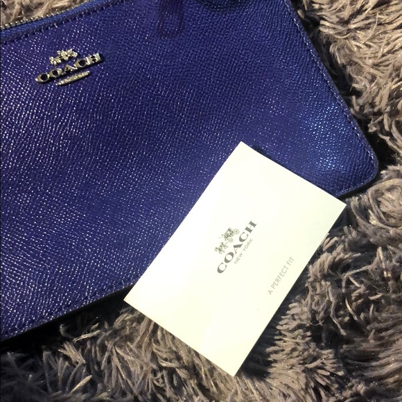 Large Coach Wristlet - Picture 1 of 5